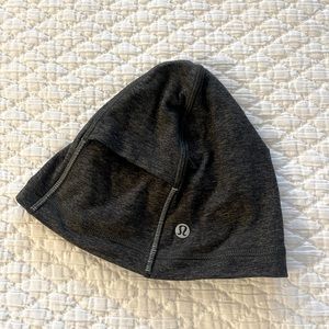 Lululemon running hat with ponytail hole • dark green